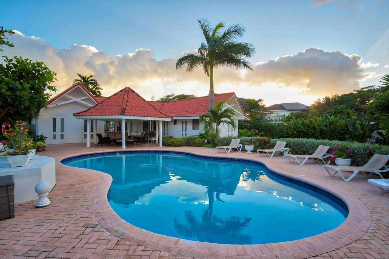 Sunspot Villa Ранэвей-Бей Экстерьер фото